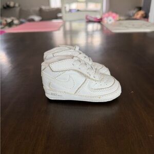 Nike Baby Force 1’s